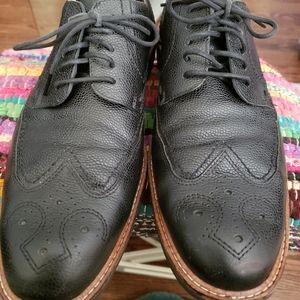 Ecco Wingtip Black Leather shoes. 9.   42